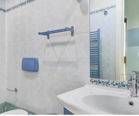 Nel Blu Dipinto Di Blu *