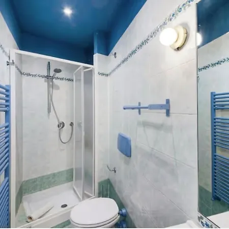 Nel Blu Dipinto Di Blu * Levanto